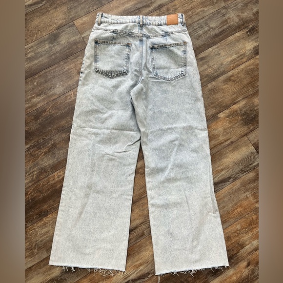 ZARA Women's High Rise Wide Leg Full Length Jean Light Wash Size 10 - Picture 4 of 7